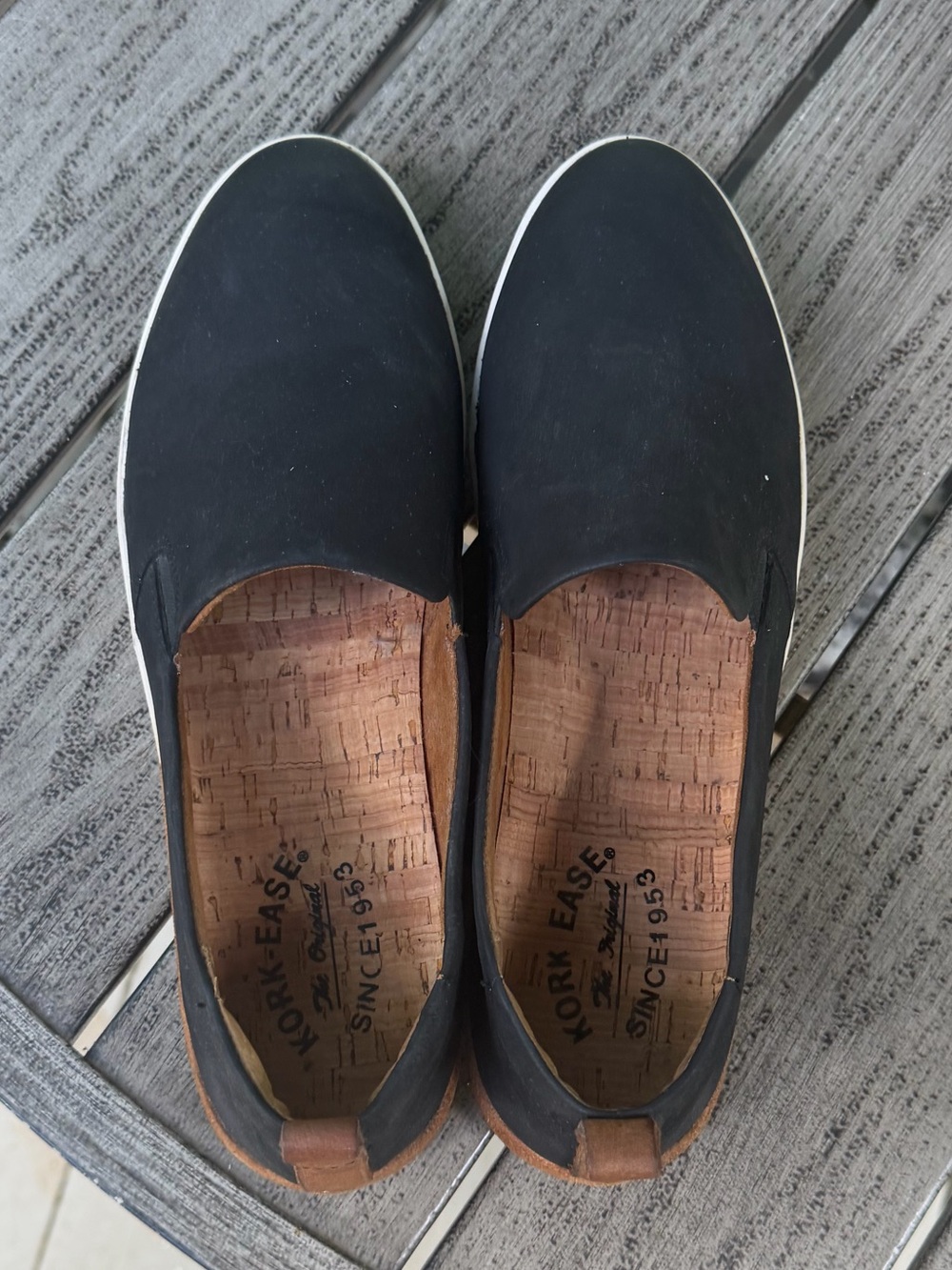 Kork-Ease Black Slip-On Loafers with Brown Heel Tabs size9